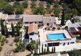 Charming Countryside 4-Bedroom Villa with panoramic views near São Brás de Alportel