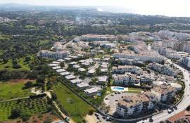 Plot of land with 559 m2 inserted in a new and noble urbanization located in Albufeira