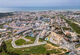 Plot of land with 559 m2 inserted in a new and noble urbanization located in Albufeira