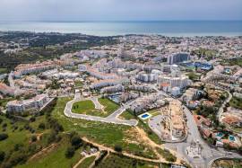 Plot of land with 559 m2 inserted in a new and noble urbanization located in Albufeira