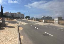 Plot of land with 559 m2 inserted in a new and noble urbanization located in Albufeira