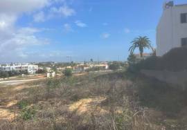 Plot of land with 559 m2 inserted in a new and noble urbanization located in Albufeira