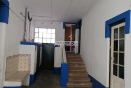 Farm V10 of the bank with 710 m2 of land located in Mouriscas near Abrantes