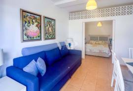 Opportunity - 1 bedroom villa with communal pool, Vilamoura