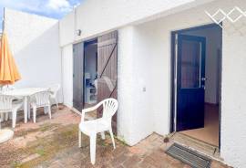 Opportunity - 1 bedroom villa with communal pool, Vilamoura