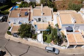 2 bedroom semi-detached house with garden and local accommodation license in Albufeira