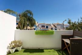 2 bedroom semi-detached house with garden and local accommodation license in Albufeira