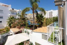 2 bedroom semi-detached house with garden and local accommodation license in Albufeira