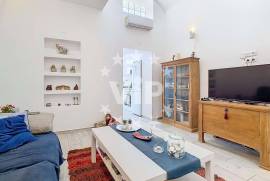 VILLA - 2 BEDROOMS - TERRACE - BAIXA