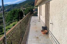 Commerical property with apartment for Sale In Cleto Calabria