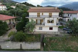 Commerical property with apartment for Sale In Cleto Calabria