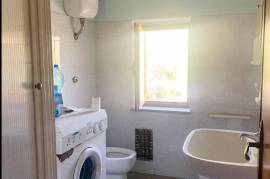 Commerical property with apartment for Sale In Cleto Calabria