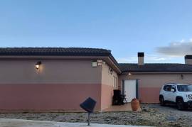 3 Bed Villa & Separate Guesthouse For Sale in Spain Caldes de Malavella, Catalonia