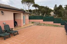 3 Bed Villa & Separate Guesthouse For Sale in Spain Caldes de Malavella, Catalonia