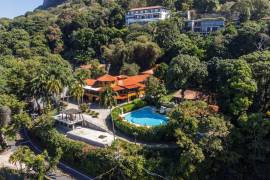 Luxury 8 Bed Frontline Villa For sale in Rio de Janeiro