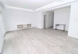 2 Bedroom Apartment | Renewed | central area of Quarteira