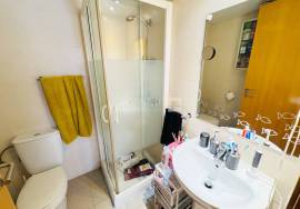Bright flat two minutes from the sea