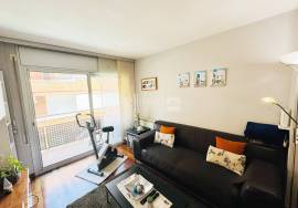Bright flat two minutes from the sea