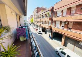 Bright flat two minutes from the sea