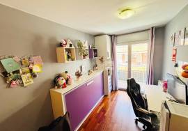 Bright flat two minutes from the sea