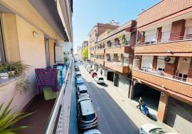 Bright flat two minutes from the sea