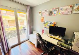 Bright flat two minutes from the sea