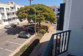 2 Bedroom Apartment Furnished and equipped, Air conditioning and Garage Parking! Close to the beach and golf course!