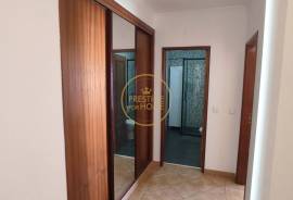 2 Bedroom Apartment Furnished and equipped, Air conditioning and Garage Parking! Close to the beach and golf course!
