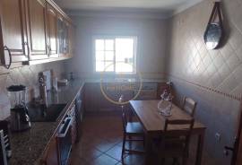 2 Bedroom Apartment Furnished and equipped, Air conditioning and Garage Parking! Close to the beach and golf course!