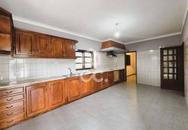4 bedroom villa for rent in Telhado