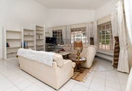 3+1 Bedroom Villa with Pool and Garden