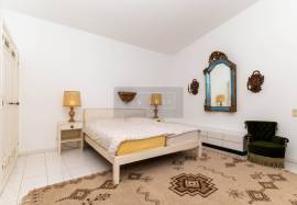 3+1 Bedroom Villa with Pool and Garden