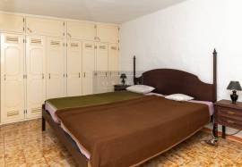 3+1 Bedroom Villa with Pool and Garden