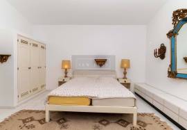 3+1 Bedroom Villa with Pool and Garden