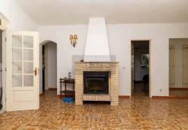 3+1 Bedroom Villa with Pool and Garden