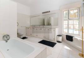 3+1 Bedroom Villa with Pool and Garden