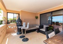 3 BEDROOM APARTMENT WITH SEA VIEW AND POOL