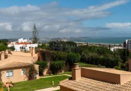 3 BEDROOM APARTMENT WITH SEA VIEW AND POOL