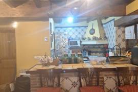 Detached villa for sale in Urturi