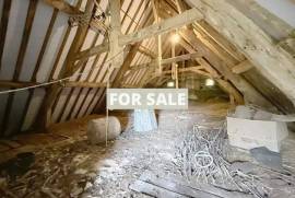 Detached Country House with Outbuilding