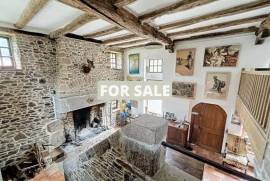 Detached Country House with Outbuilding
