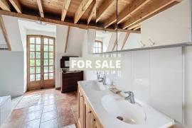 Detached Country House with Outbuilding