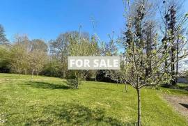 Detached Country House with Outbuilding