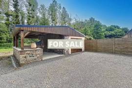 Detached Country House with Outbuilding