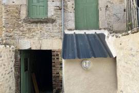 Ideal Holiday Home Cottage with Courtyard