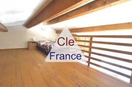 Duplex Apartment a Stone's Throw from the Beach