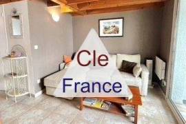 Duplex Apartment a Stone's Throw from the Beach