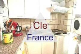 Duplex Apartment a Stone's Throw from the Beach