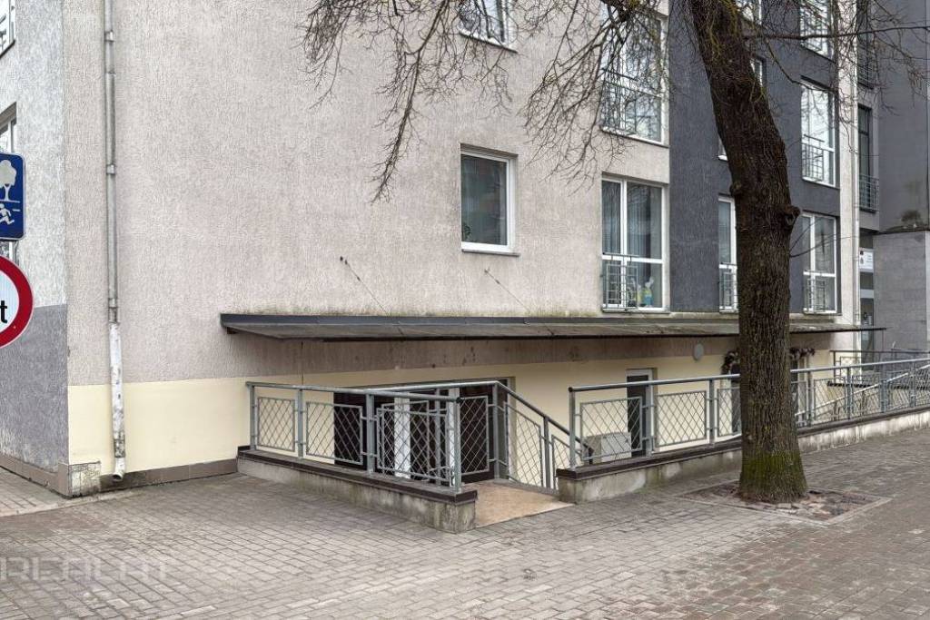 Commercial property in Tukuma district for rent 432€