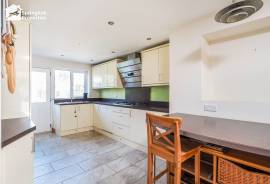 4 bedroom, Detached house for sale